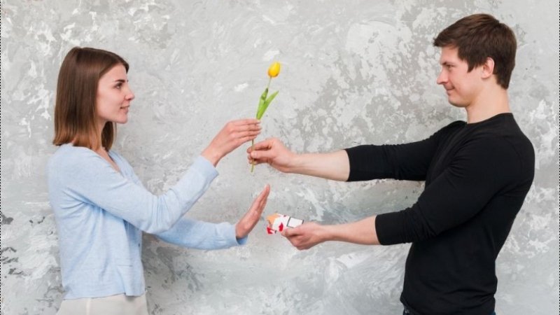 A Modern Guide To Choosing The Perfect Symbol Of Commitment